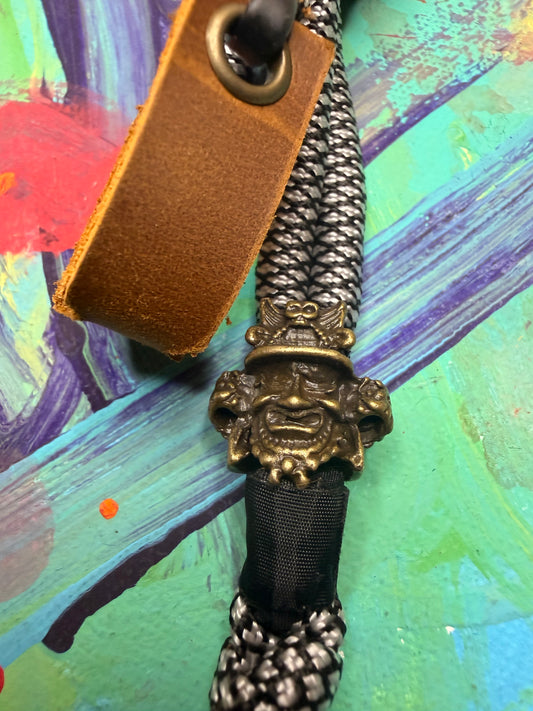 Black & White Paracord EDC - Frameless Slingshot w/ Samurai Charm - Genuine Leather