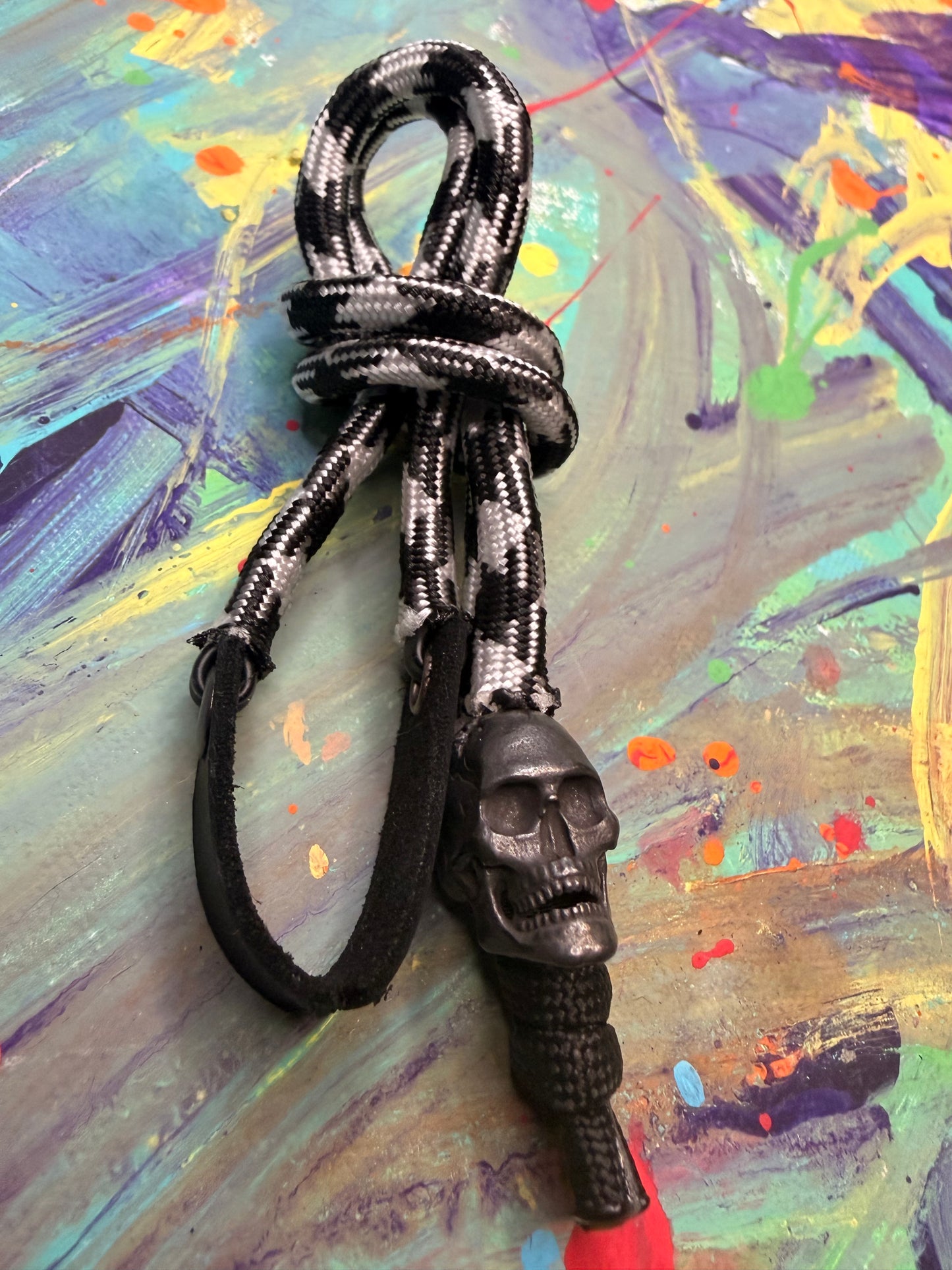 Black & White Paracord EDC - Frameless Slingshot w/ Black Skull Charm- Black Leather