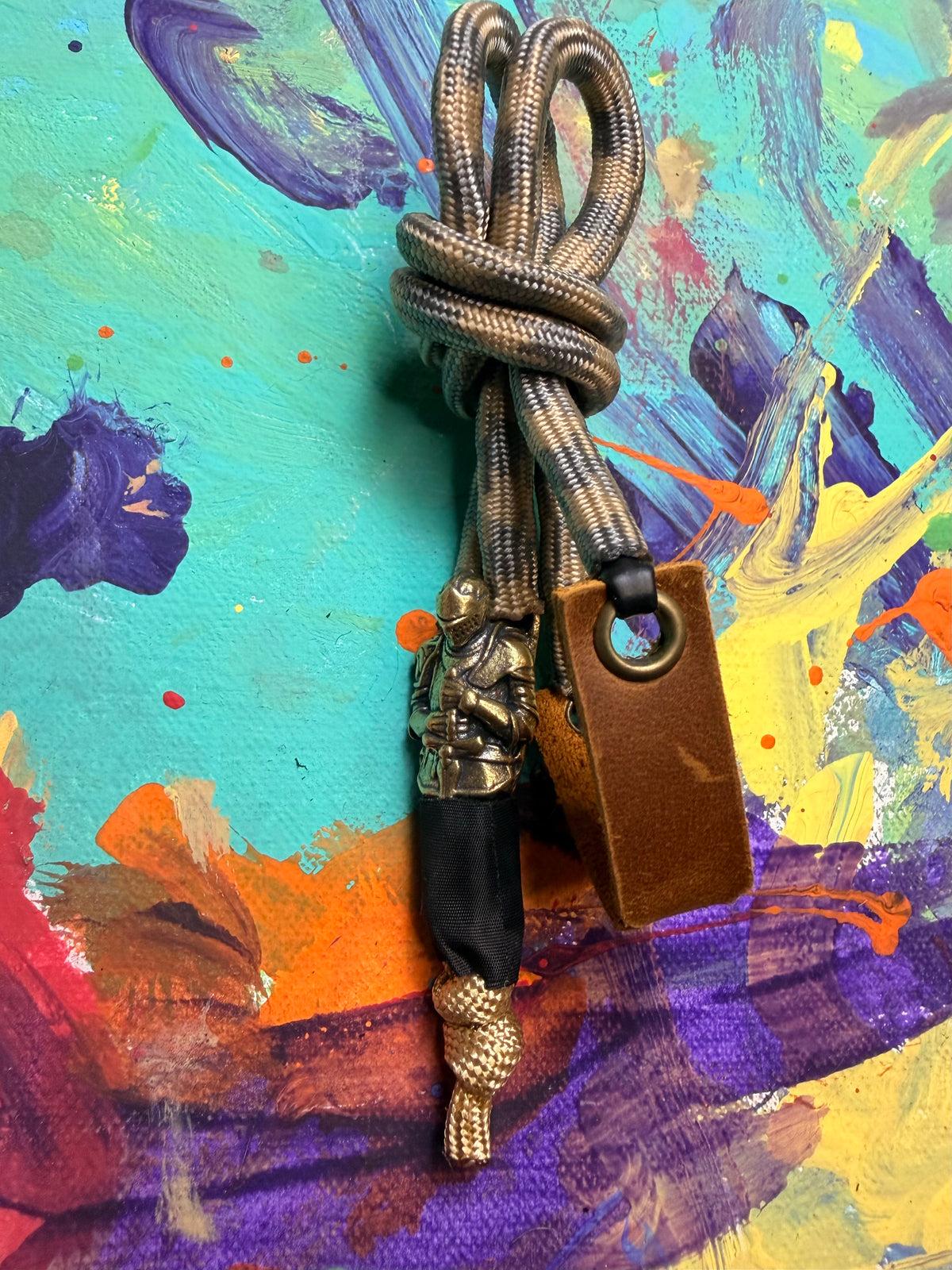 Tan & Grey Paracord EDC - Frameless Slingshot w/ Knight Charm - Genuine Leather