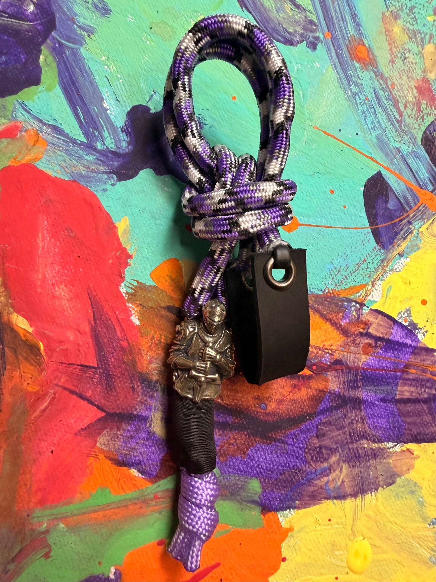 Purple & White Paracord EDC - Frameless Slingshot w/ Knight Charm - Black Leather